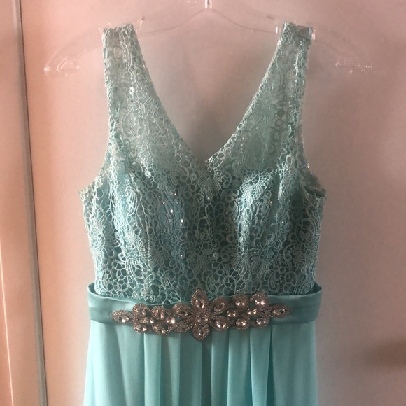 Turquoise prom dress. Medium, has been slightly taken in. Lace and sequence top - Picture 3 of 3